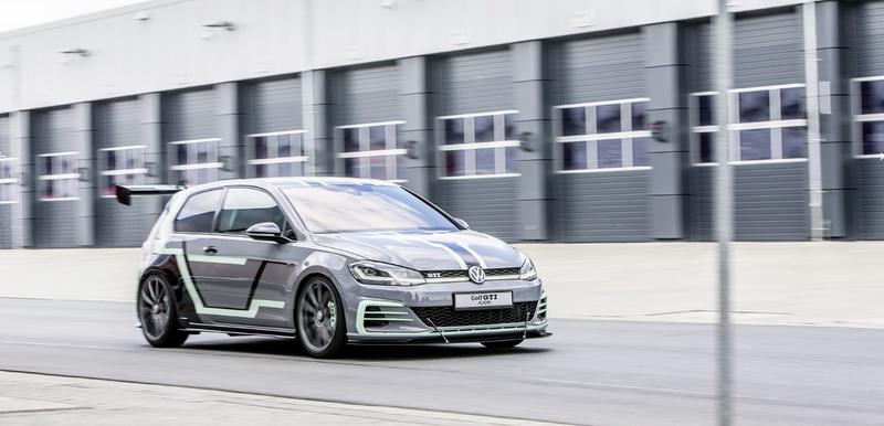 Illustration for article titled Volkswagen Delivers What We've All Been Wanting in a Concept Car: Holograms in the Trunk